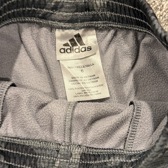Adidas Focus Jogger Boys size 6 - Picture 4 of 6
